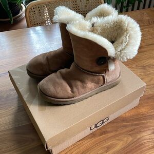 Women's Ugg Bailey Button Boots (2011)